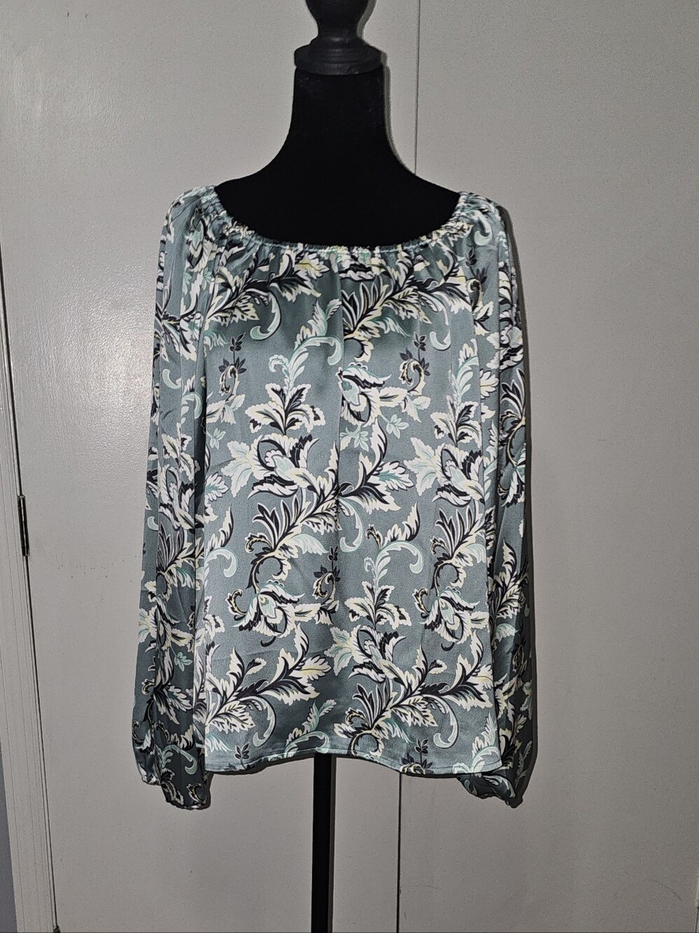 LOFT Sage Blue Floral Scoop Neck Blouse Sz Lg